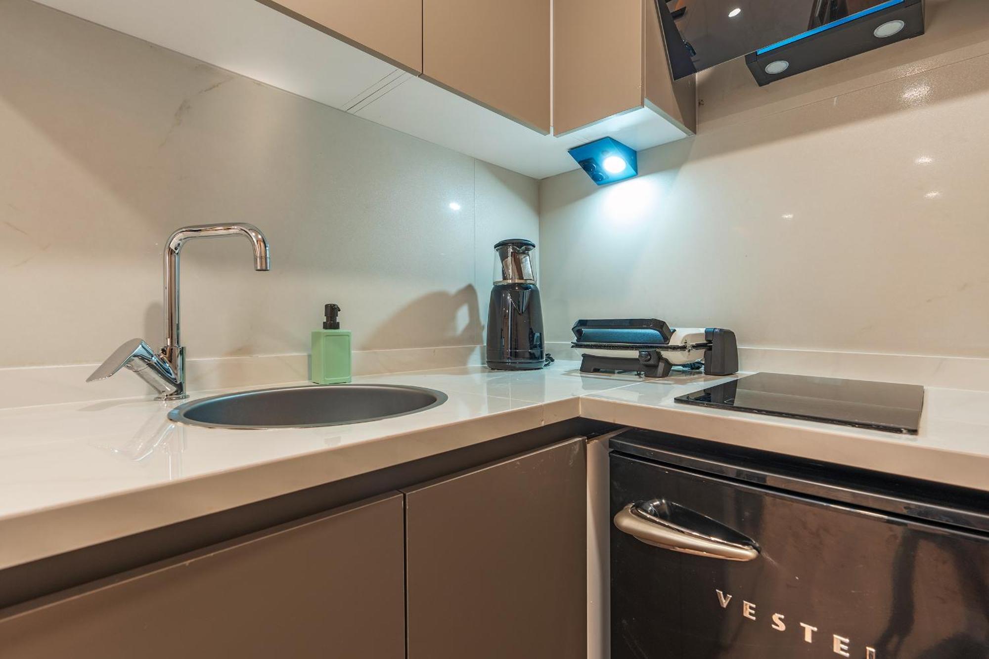 Doqu Suites Hotel Antalya Bagian luar foto